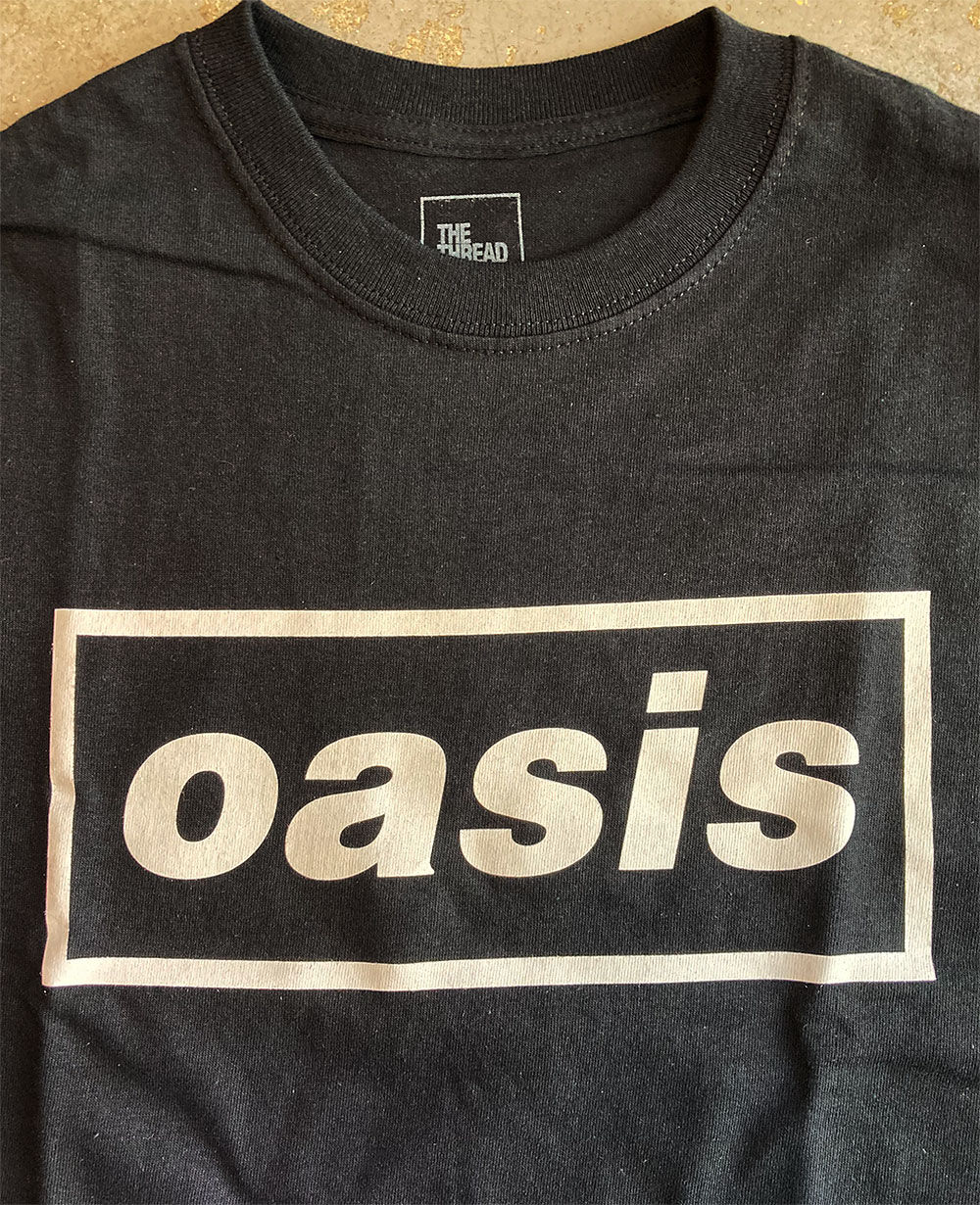 オアシス・クラシック ロゴ・ ヘヴィーウェイト Tシャツ (ブラック
