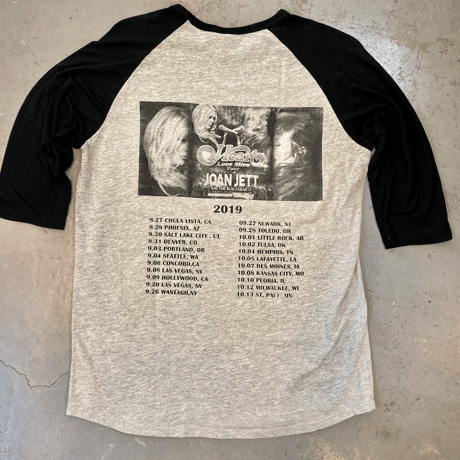 ジョーン ジェット・ラブ・アライブ・ツアー 2019・Tシャツ (ベースボールシャツ) (U.S.A. 中古衣料品)