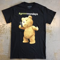 テッド・セルフィ テッド グリーマンデーズ・Tシャツ (ブラック)