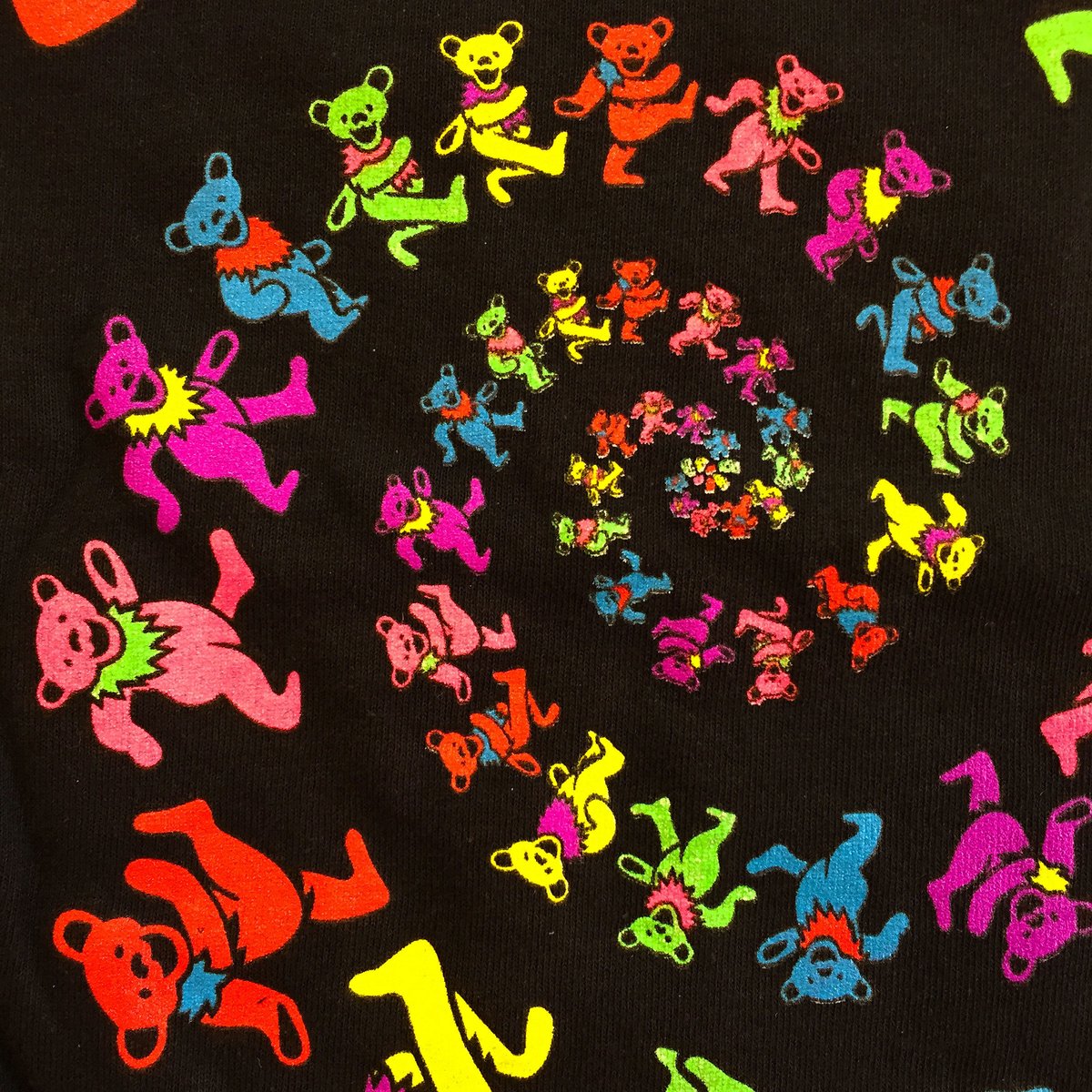 グレイトフル デッド・スパイラル ブラックライト ベアーズ T-シャツ