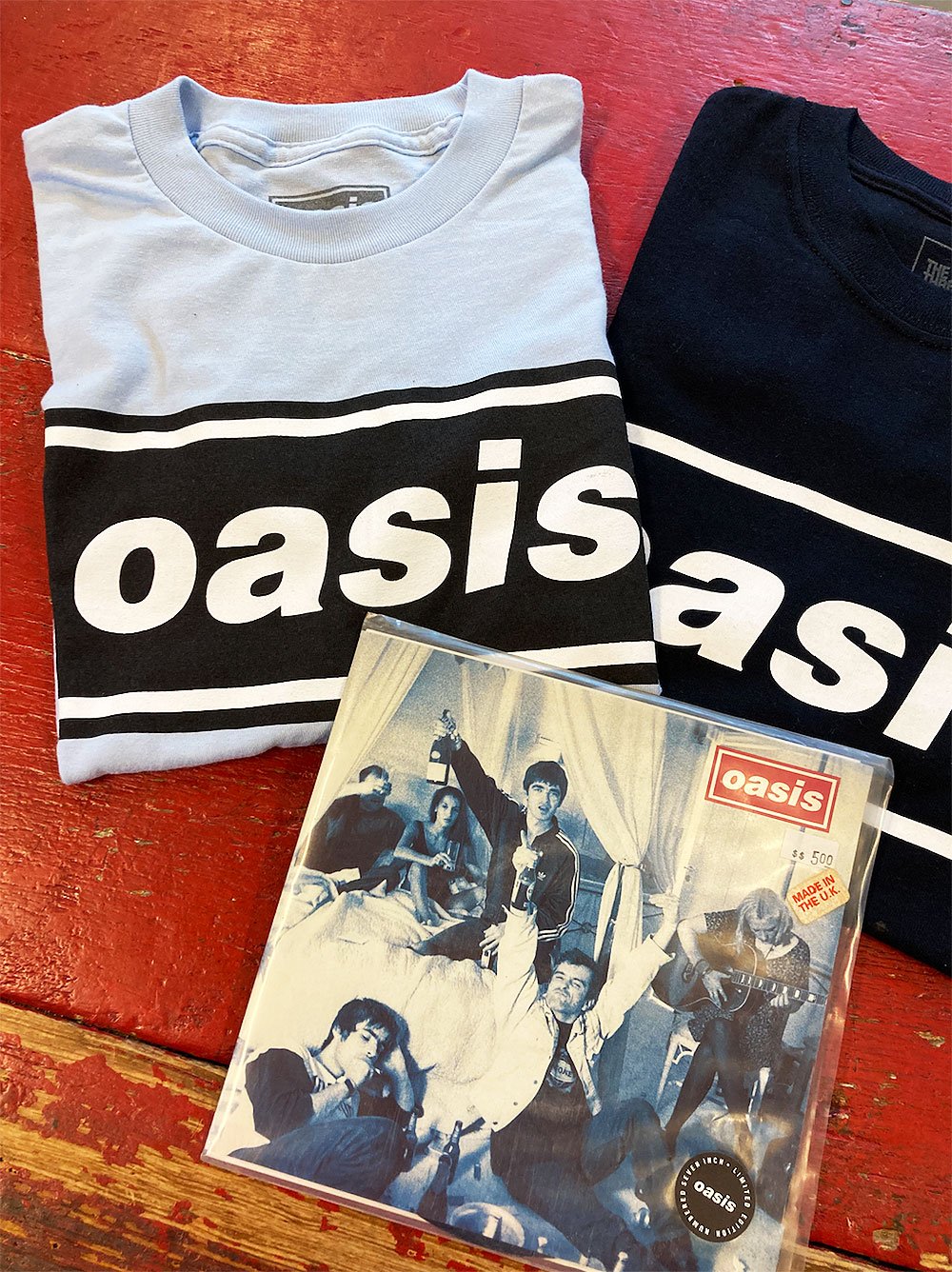 オアシス・クラシック ロゴ・ ヘヴィーウェイト Tシャツ (ブラック