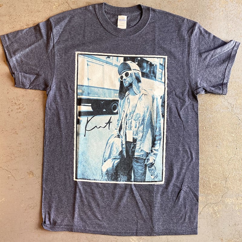 ニルヴァーナ・カート コバーン オン ザ ロード 1993 T-シャツ