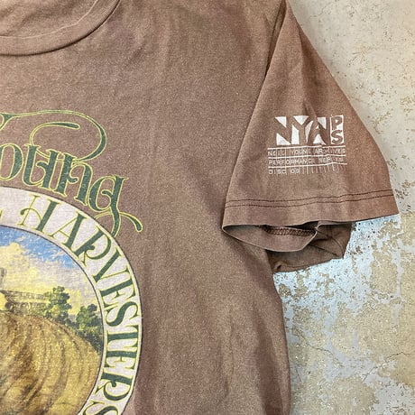 ニール ヤング・インターナショナル・ハーヴェスターズ・トレジャー Tシャツ (1984-1985 U.S. tour) (U.S.A. 中古衣料品)