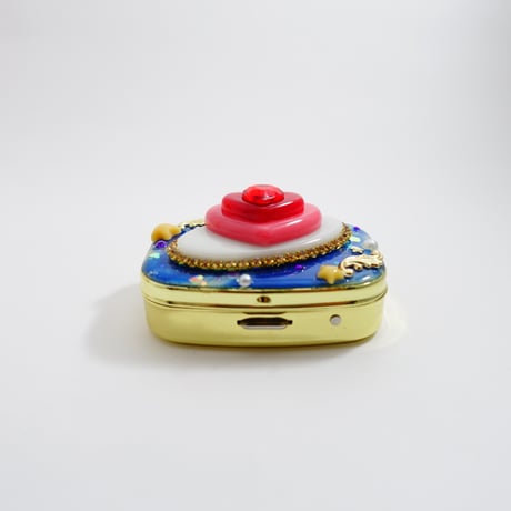 デザイン変身ピルケース［未来へあずけるミルクロード］