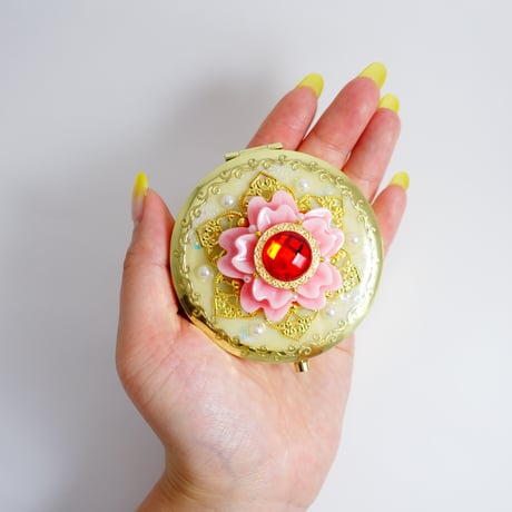デザイン変身ピルケース