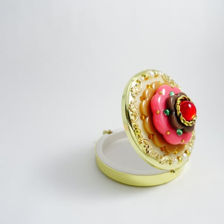 デザイン変身ピルケース
