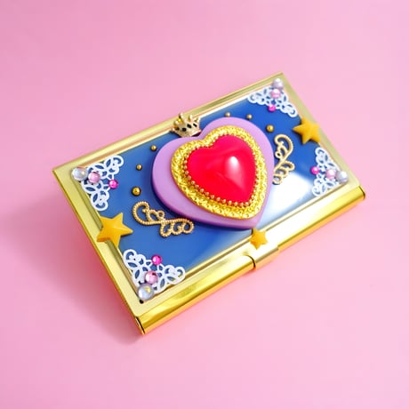 デザイン変身カードケース［胸が高鳴る私にスマイル］