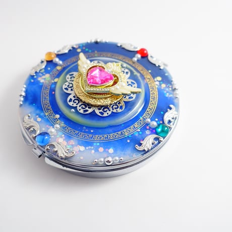 デザイン変身ビッグピルケース［未来へ誓うネオクリスタル］