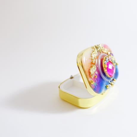 デザイン変身ピルケース［夕暮れ時のミラクルムーン］