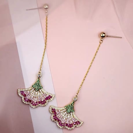 フラワーペタルピアス