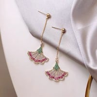 フラワーペタルピアス