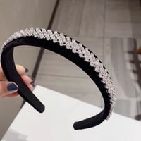 ベロアビジューカチューシャ