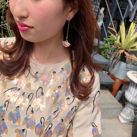 フラワーペタルピアス