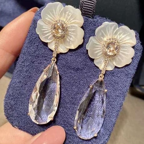シェルフラワー×ドロップピアス
