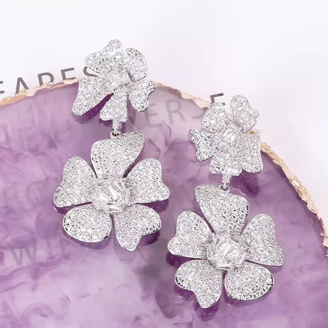 Double Flowerピアス