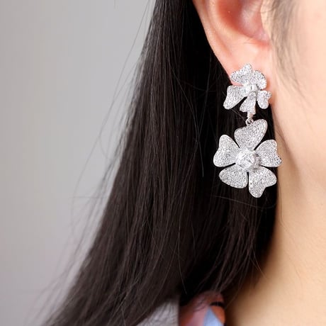 Double Flowerピアス