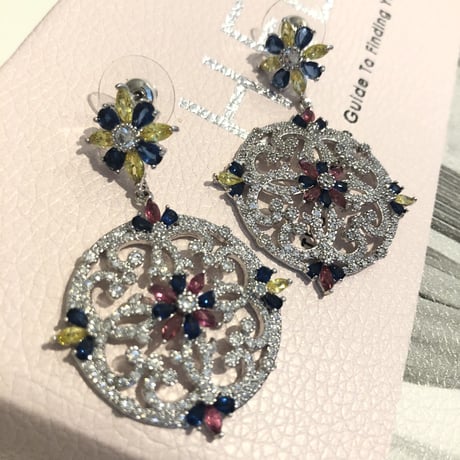 オリエンタルフラワーピアス