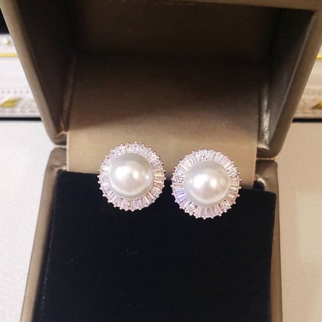 リュクスパールピアス