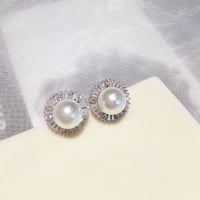 リュクスパールピアス