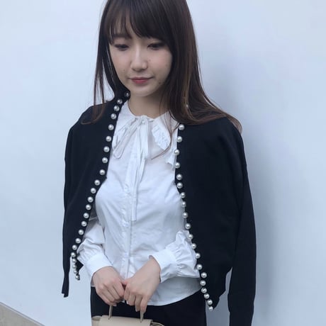 フリルカラーブラウス