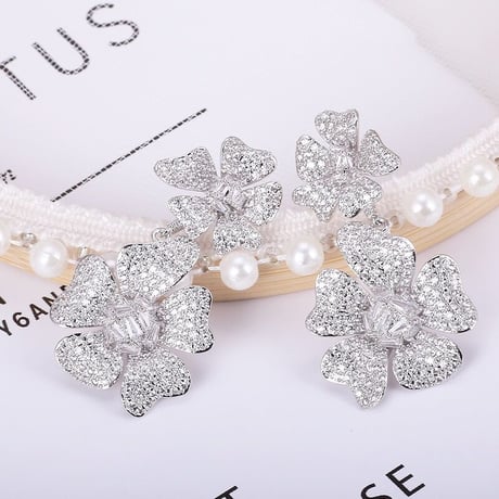 Double Flowerピアス