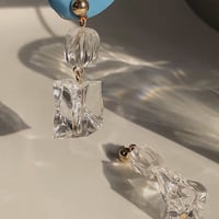 クリスタルピアス