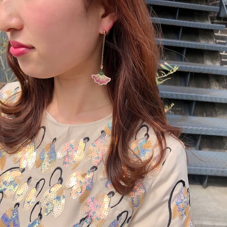 フラワーペタルピアス