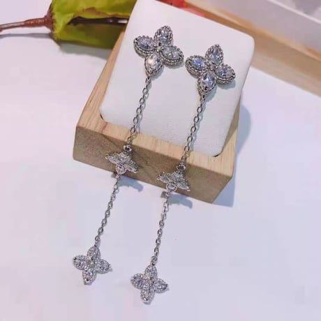 Lizaスウィングピアス