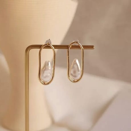 Pearl ellipseピアス