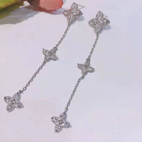 Lizaスウィングピアス