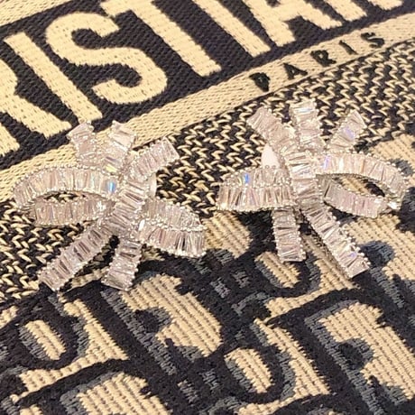 リボンピアス【M】