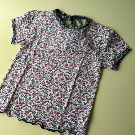 Flower tee