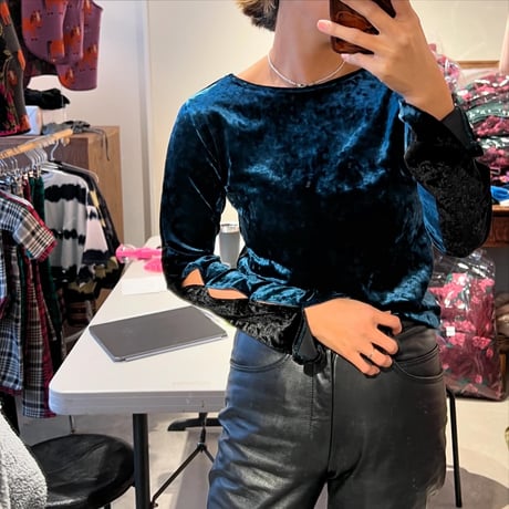 MOM terorin tops