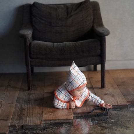 BROWN check  bib