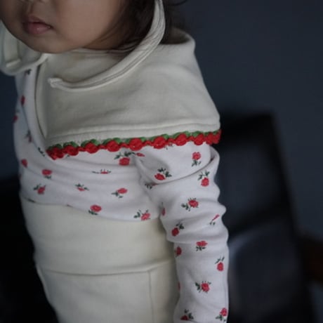 rose ribbon bib