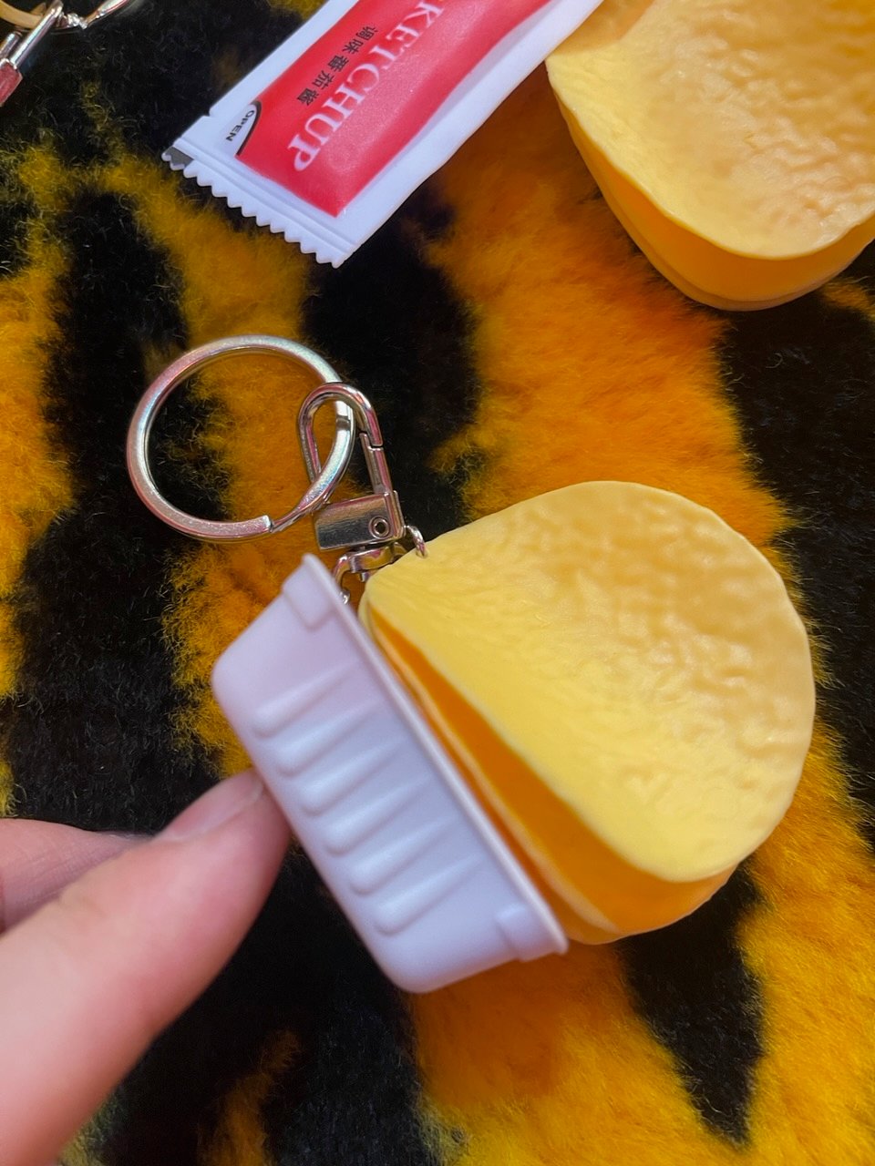 バレンシアガ スモーキーBBQポテトチップスキーホルダー Balenciaga スモーキーBBQ ポテトチップス キーリング 25新作