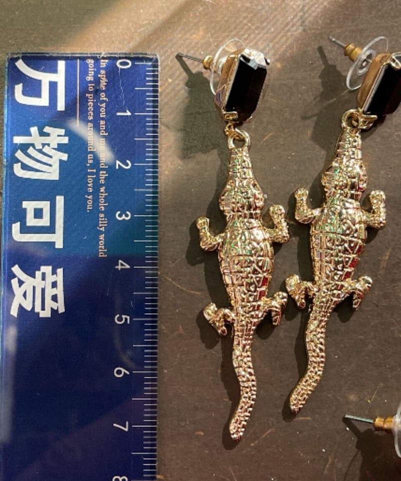 クリスタル ワニ ピアス | GUGU