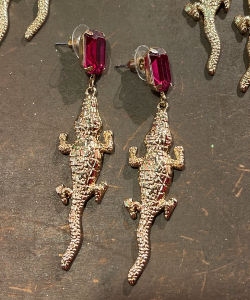 クリスタル ワニ ピアス | GUGU