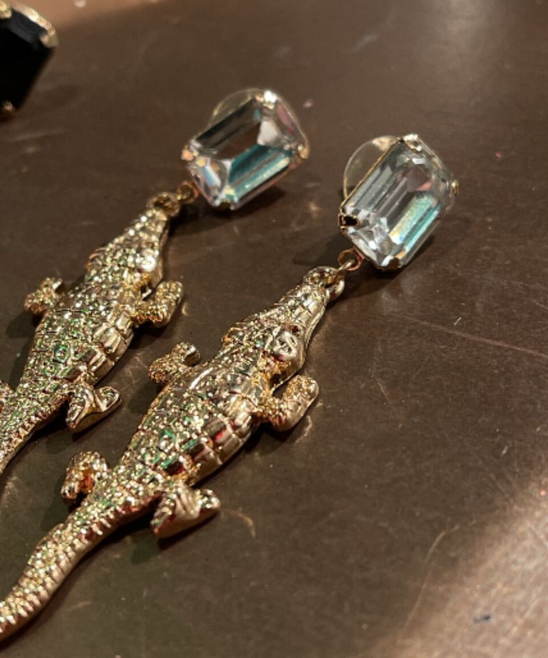 クリスタル ワニ ピアス | GUGU