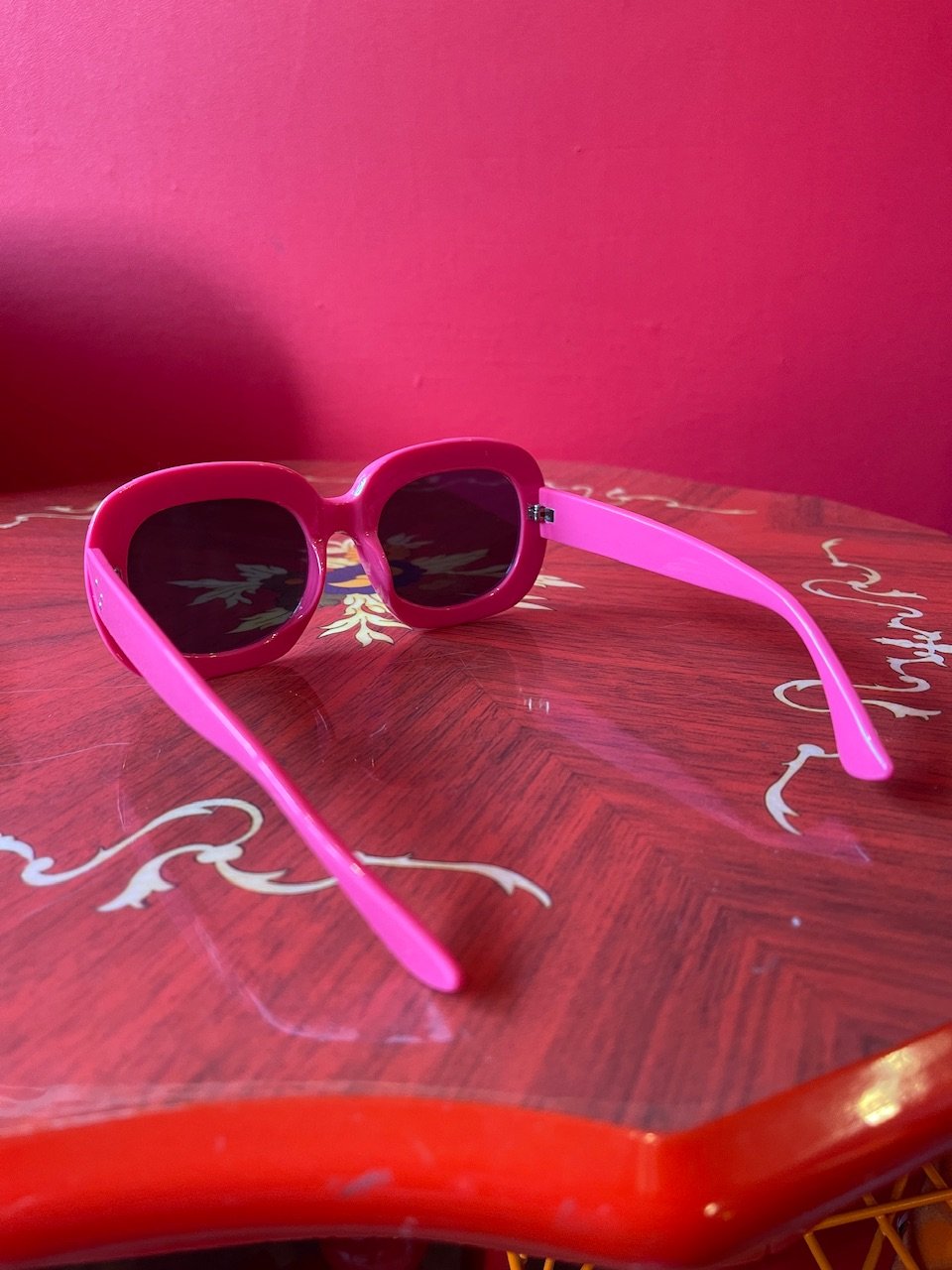 バービーサングラス バービーピンク スクエアフレーム サングラス | GUGU
