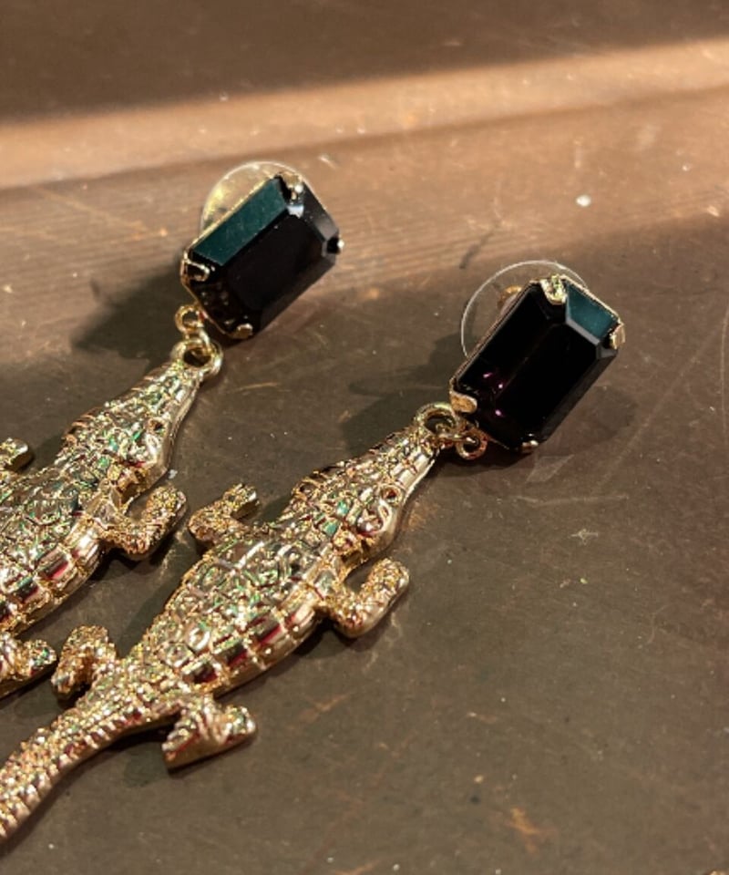 クリスタル ワニ ピアス | GUGU