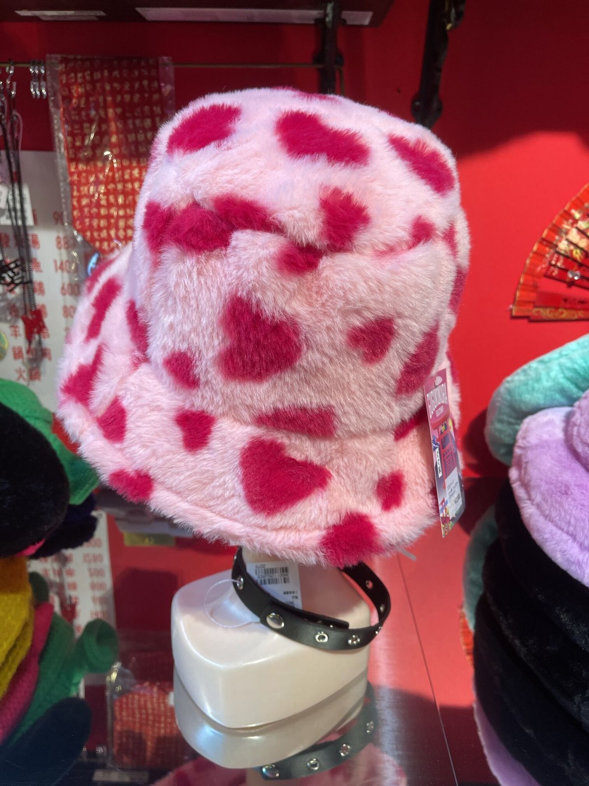 ^*^様 ファー風バケットハット ハート型装飾 symmetryGYDAフェイクファーバケットHAT[品番：MKSW0053146