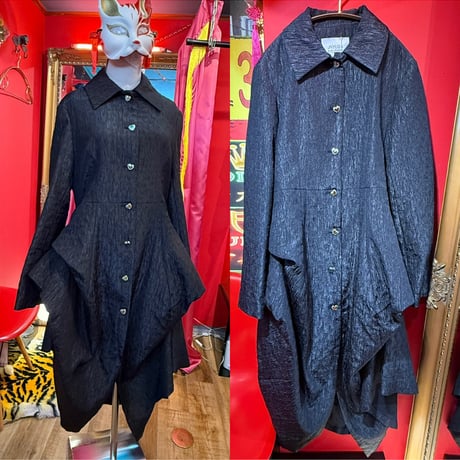 ラッフルドレープコート