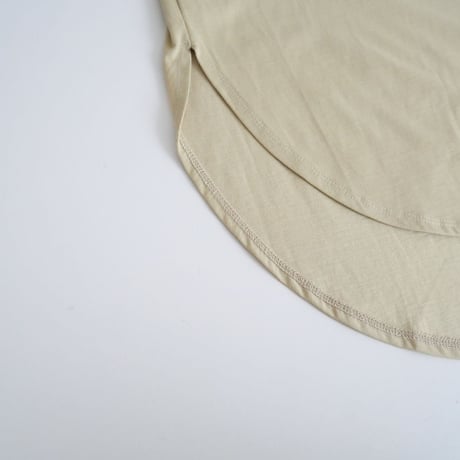 2022 / SACRA / FOLDED LINEノースリーブ / 22071115001410 / 2310-0544