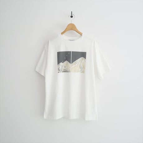 2025SS・人気完売品 / イラストレーターのYOLKさんコラボ / sahara / Graphic Tee / 01TP1322501 / 2508-0303