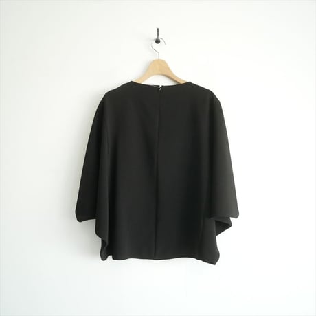 2025SS・人気完売品 / 未使用 / SOEJU / ライトクロスコクーンシルエットブラウス / S-01-SB-049 / 2511-0199