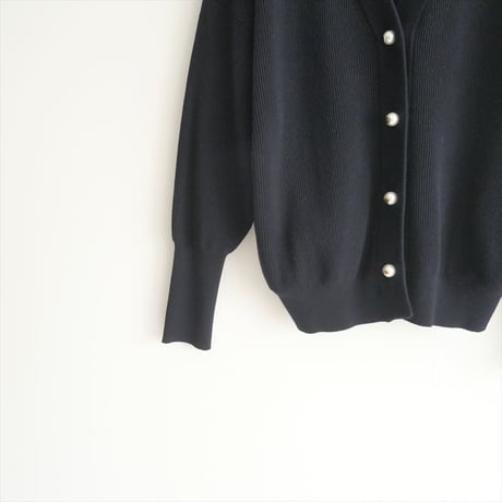 2023SS・人気完売品 / MUSE de Deuxieme Classe / PEAL BUTTON カーディガン / 23080520914010 / 2503-0037