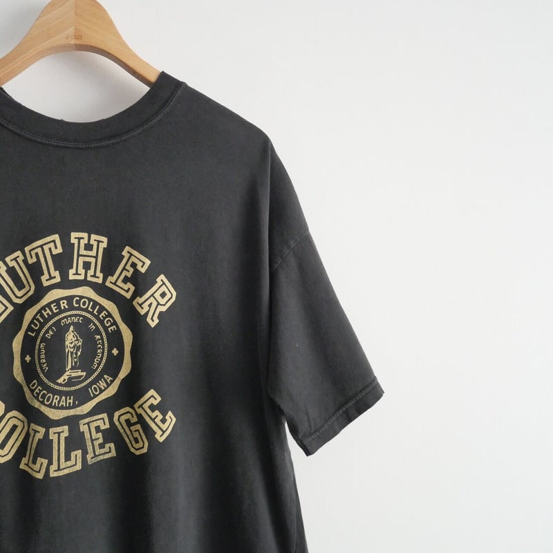 【R JUBILEE】 別注 LUTHER COLLEGE Tシャツ