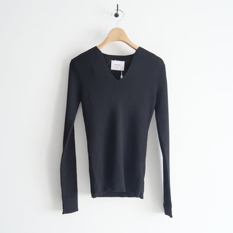 2023 / 未使用 / AMERI / BASIC CURVE KNIT TOP / 01310180320 / 2305-1083