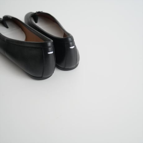継続販売品 / Maison Margiela / 「タビ」バレリーナ / S58WZ0042P3753T8013 / 2404-0358